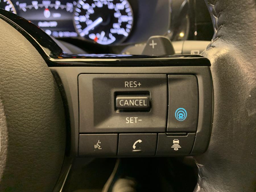 Vehicle image 24 of 64