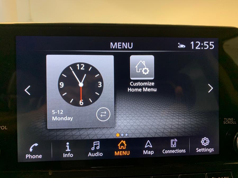 Vehicle image 29 of 64