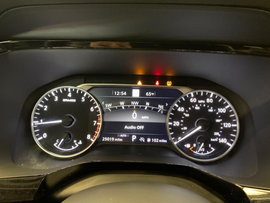 Vehicle image 25 of 64