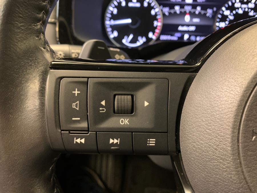 Vehicle image 23 of 64