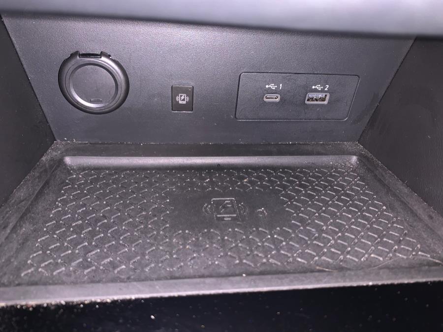 Vehicle image 35 of 64