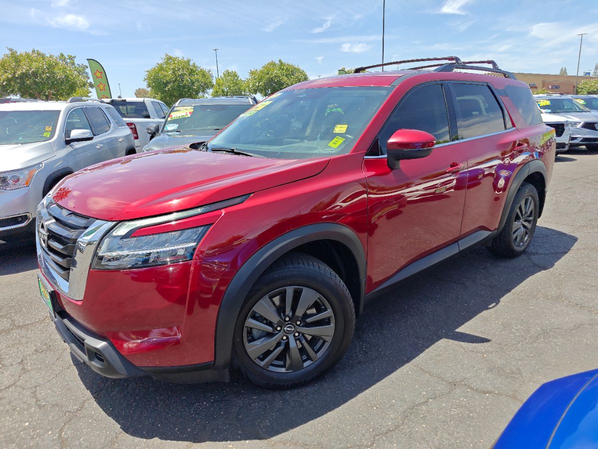 Vehicle image 2 of 33