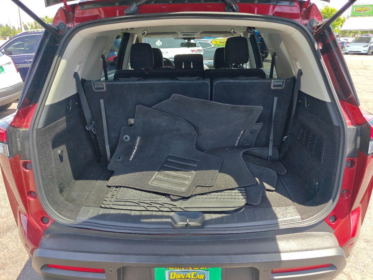 Vehicle image 13 of 33