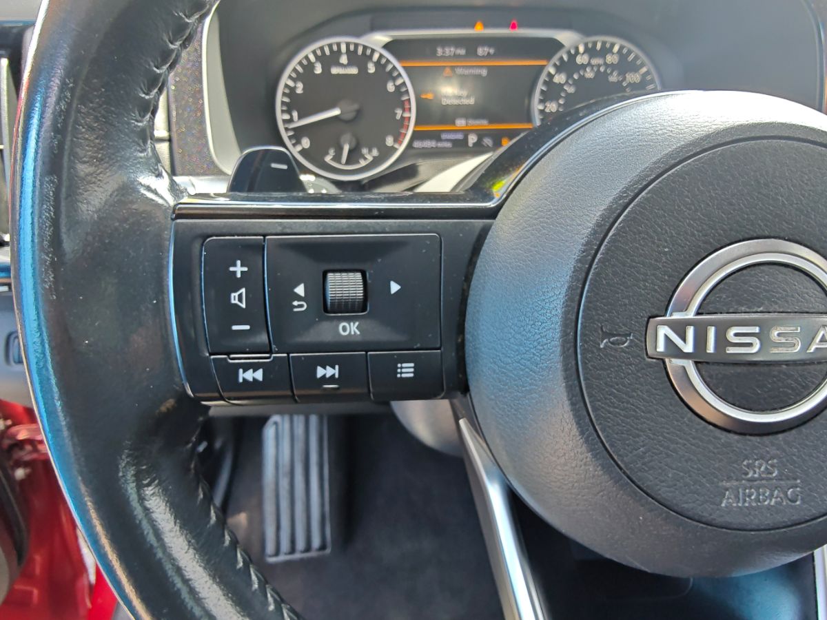 Vehicle image 26 of 33