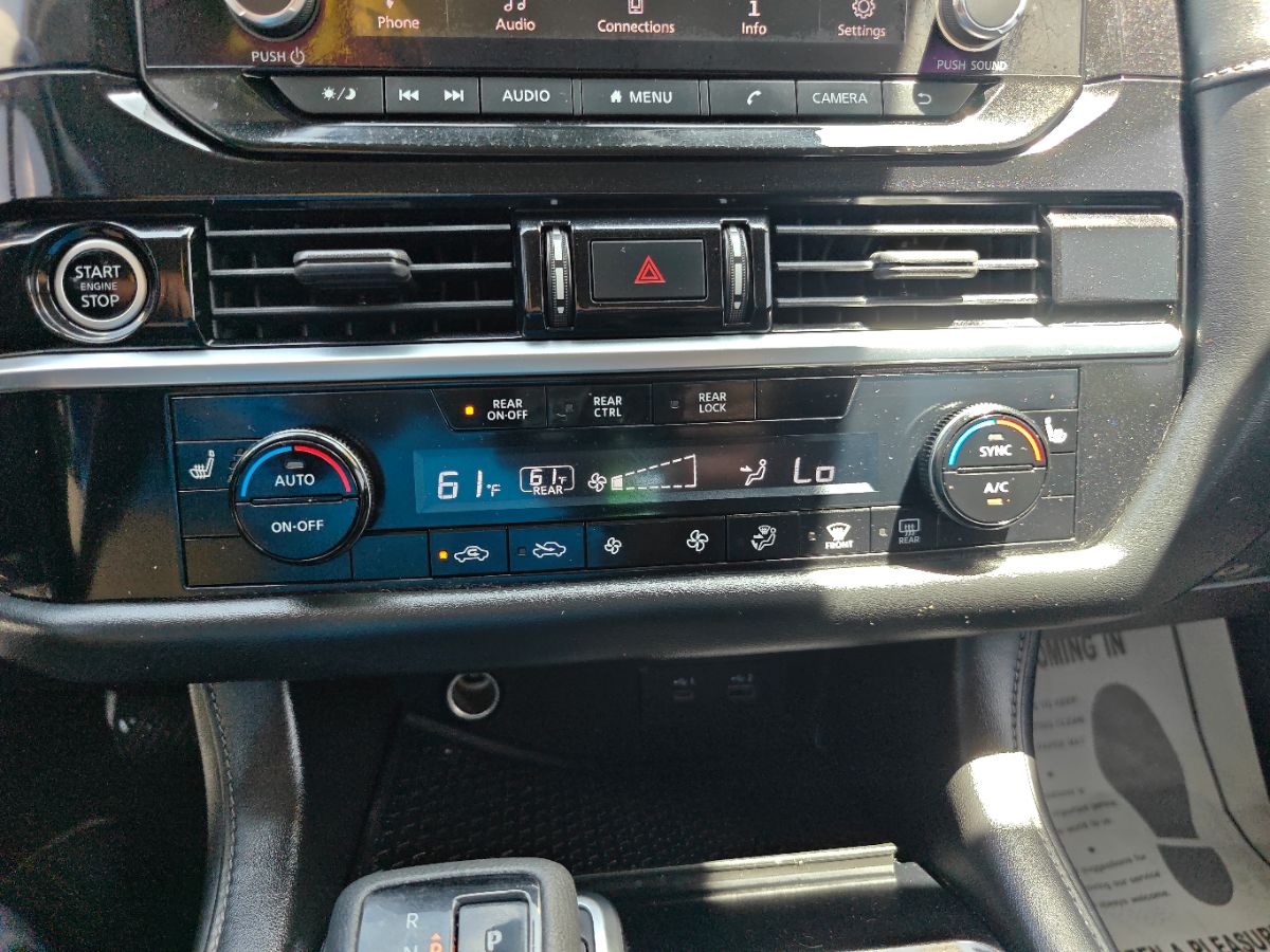 Vehicle image 31 of 33