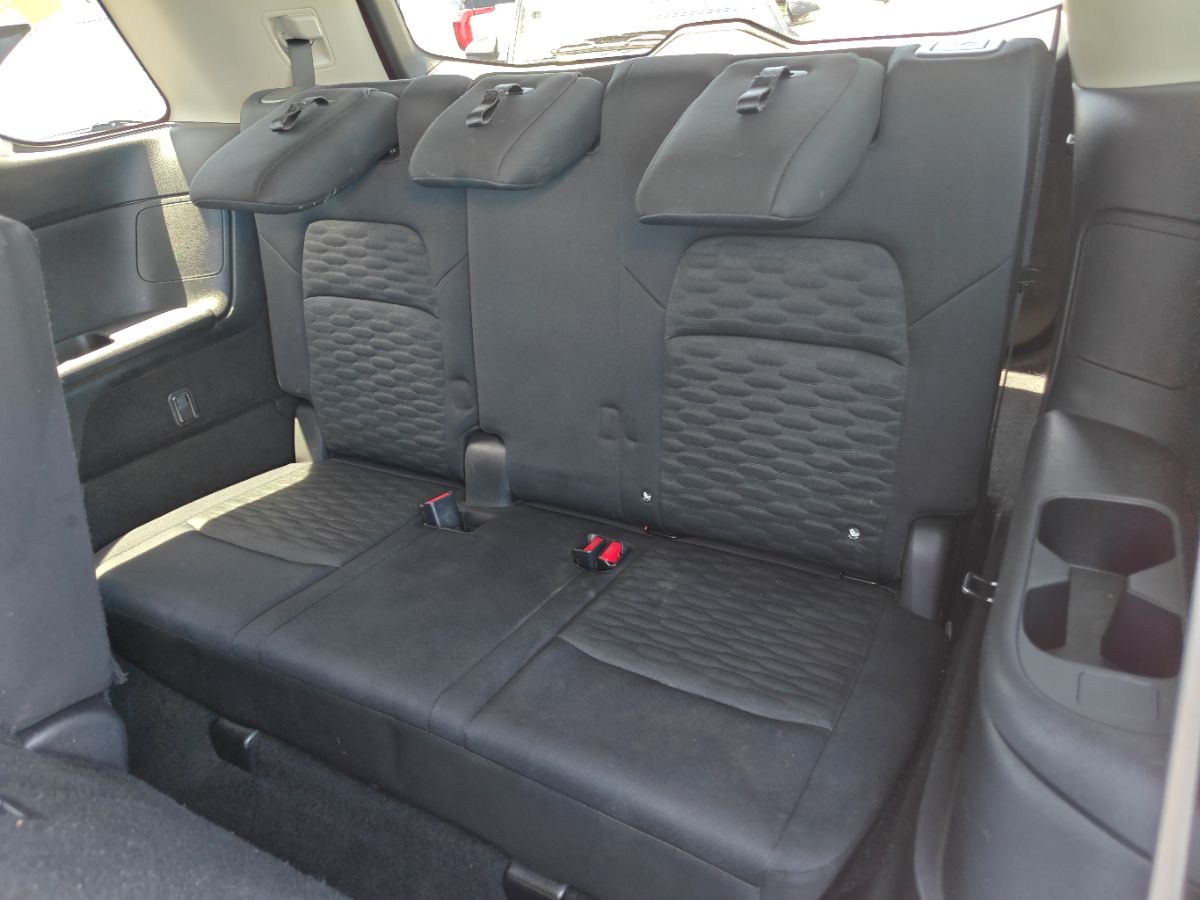 Vehicle image 16 of 33