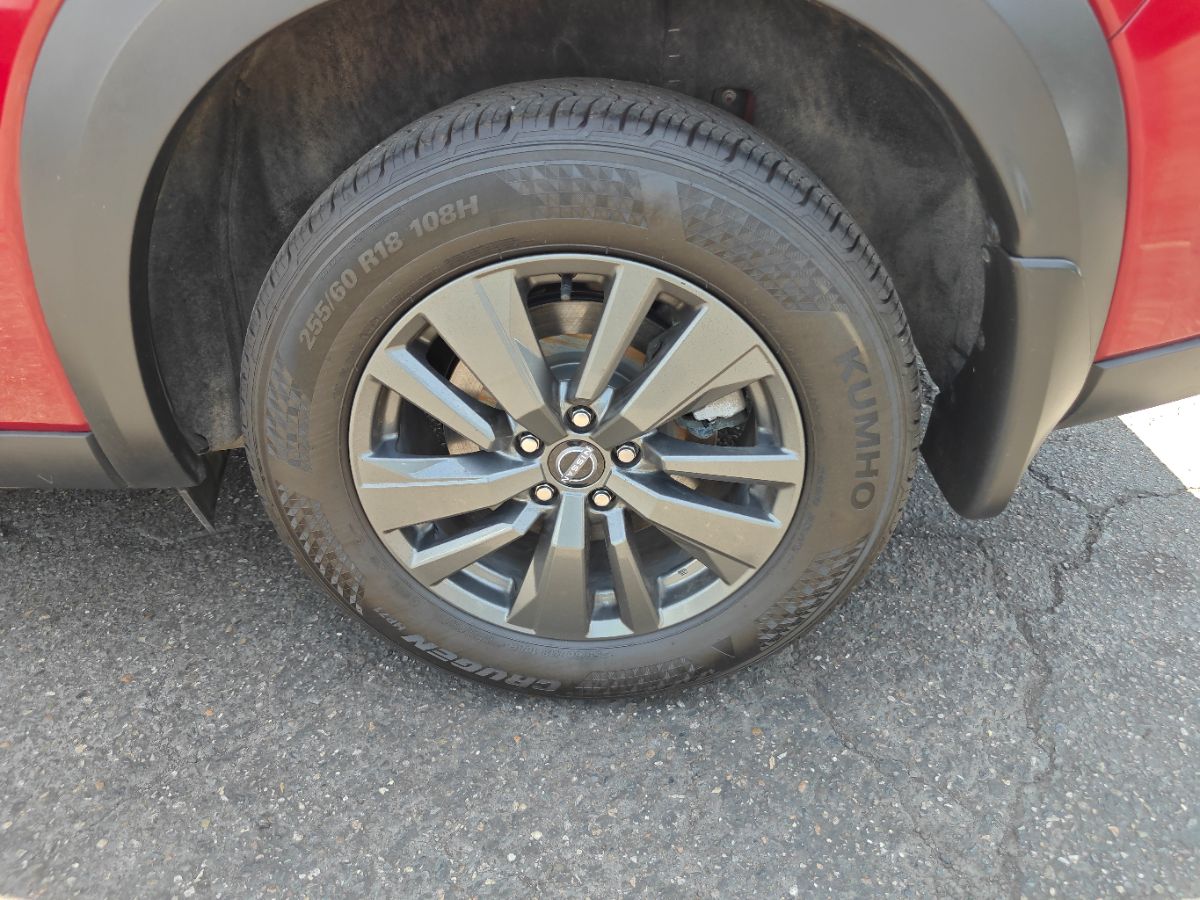 Vehicle image 14 of 33