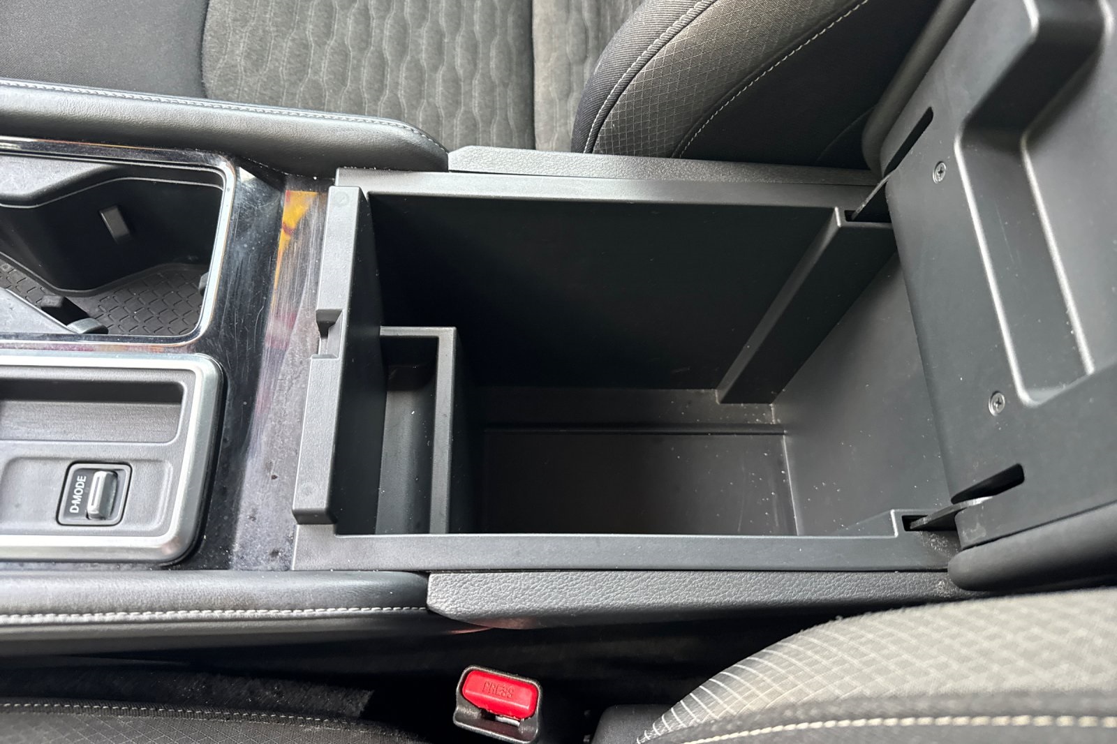 Vehicle image 33 of 58