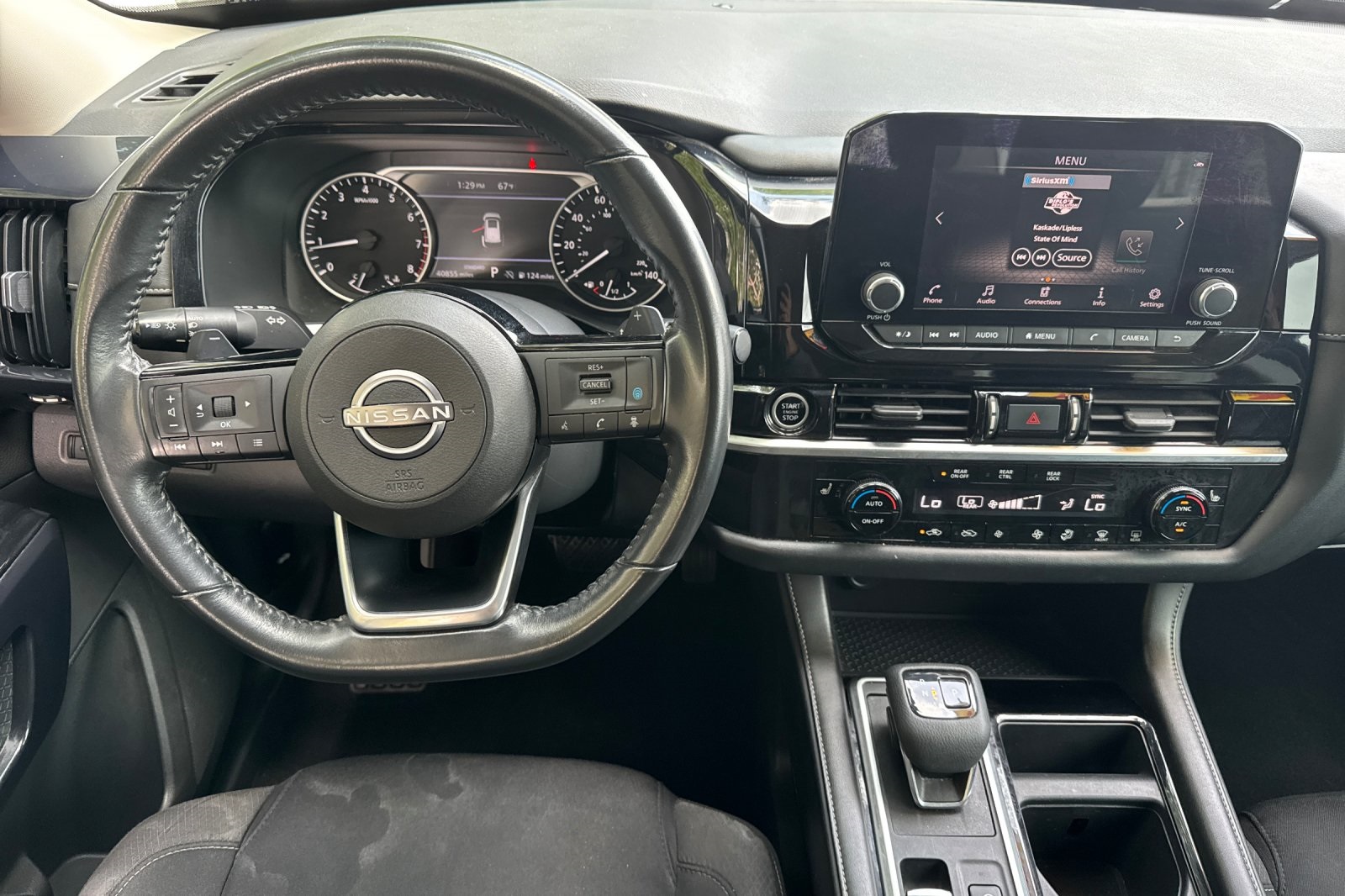 Vehicle image 16 of 58