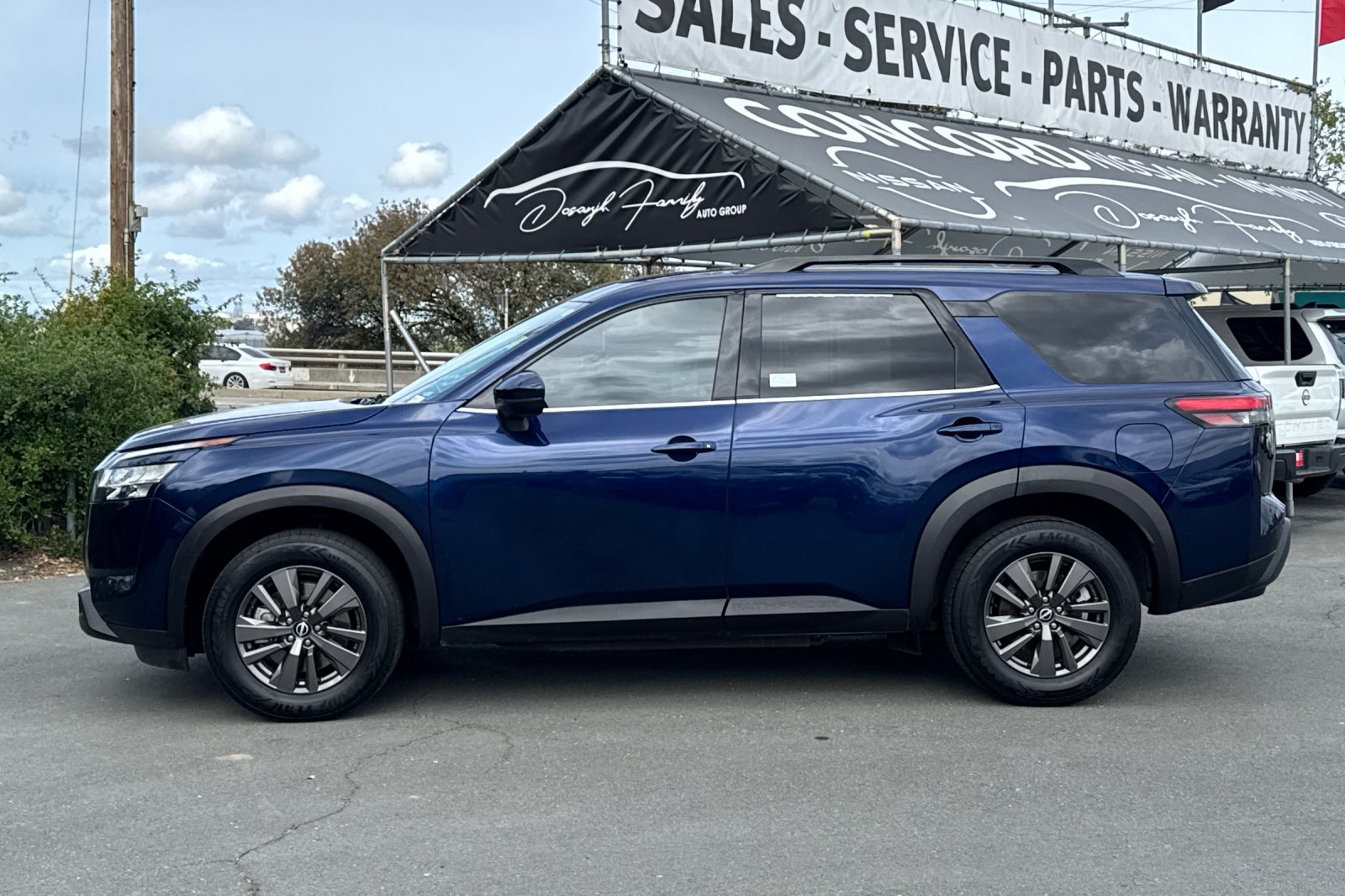Vehicle image 9 of 58