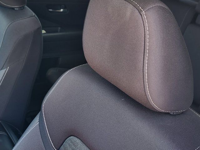 Vehicle image 26 of 31