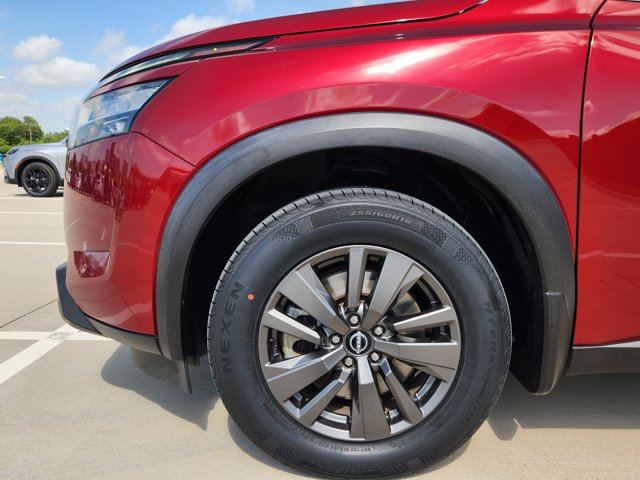Vehicle image 10 of 31