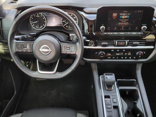 Vehicle image 15 of 31