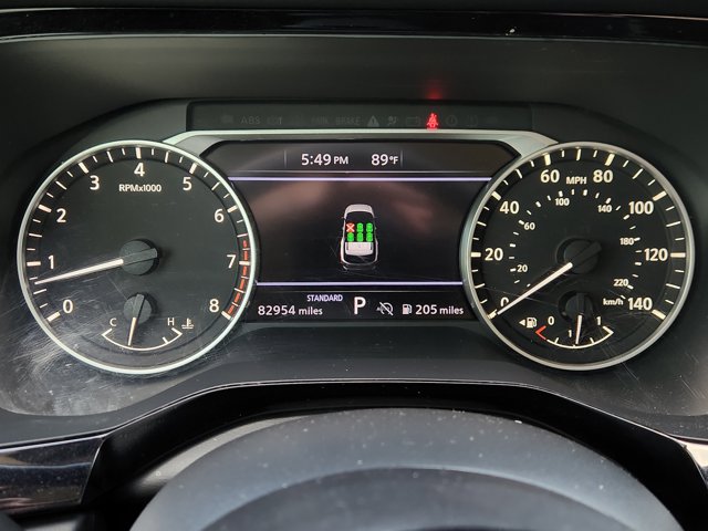 Vehicle image 16 of 31