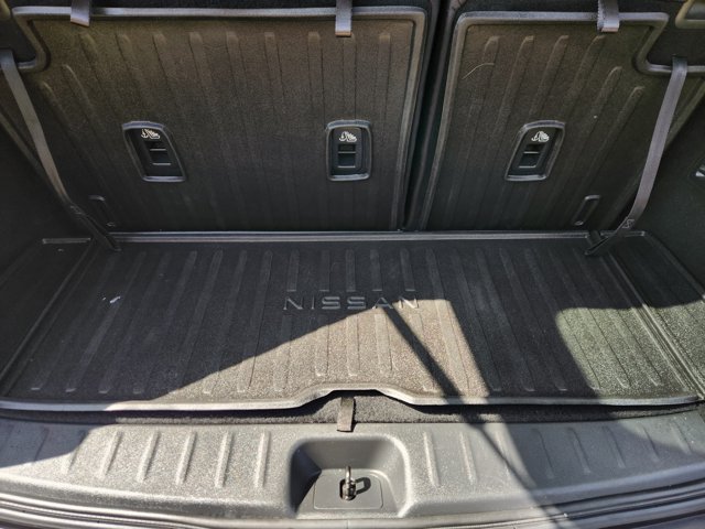 Vehicle image 11 of 31
