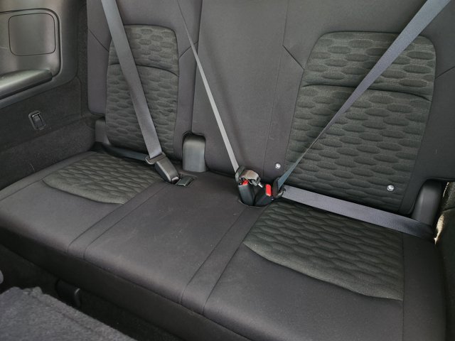 Vehicle image 23 of 31