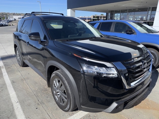 Vehicle image 3 of 3