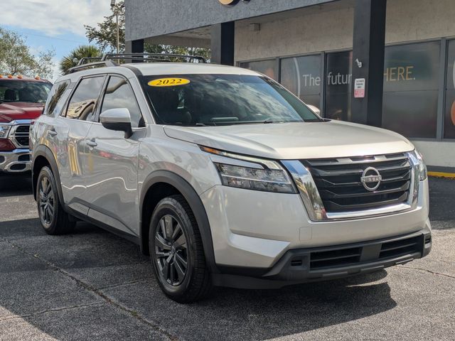 2022 Nissan Pathfinder SV Image 3 of 33