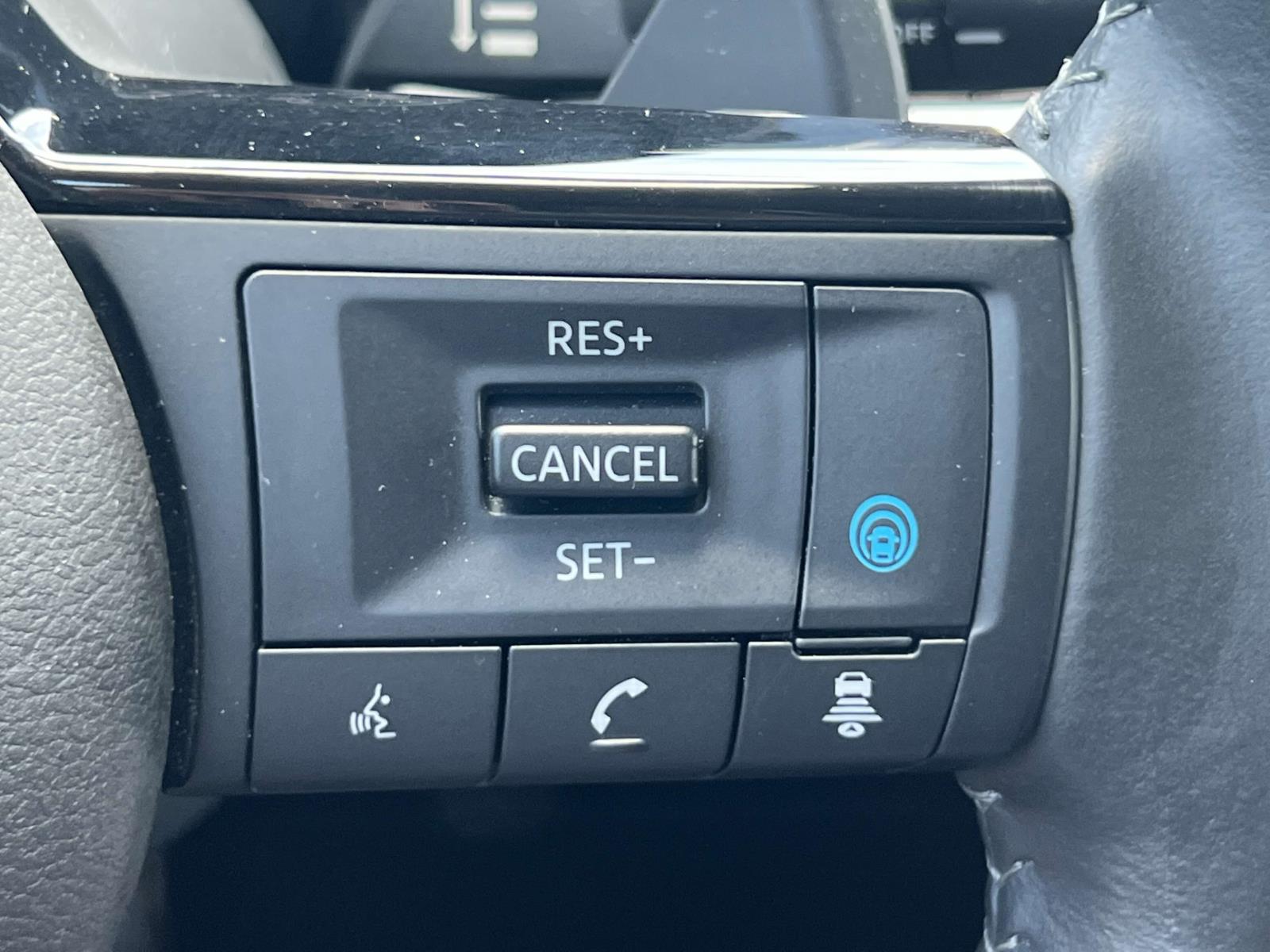 Vehicle image 31 of 36