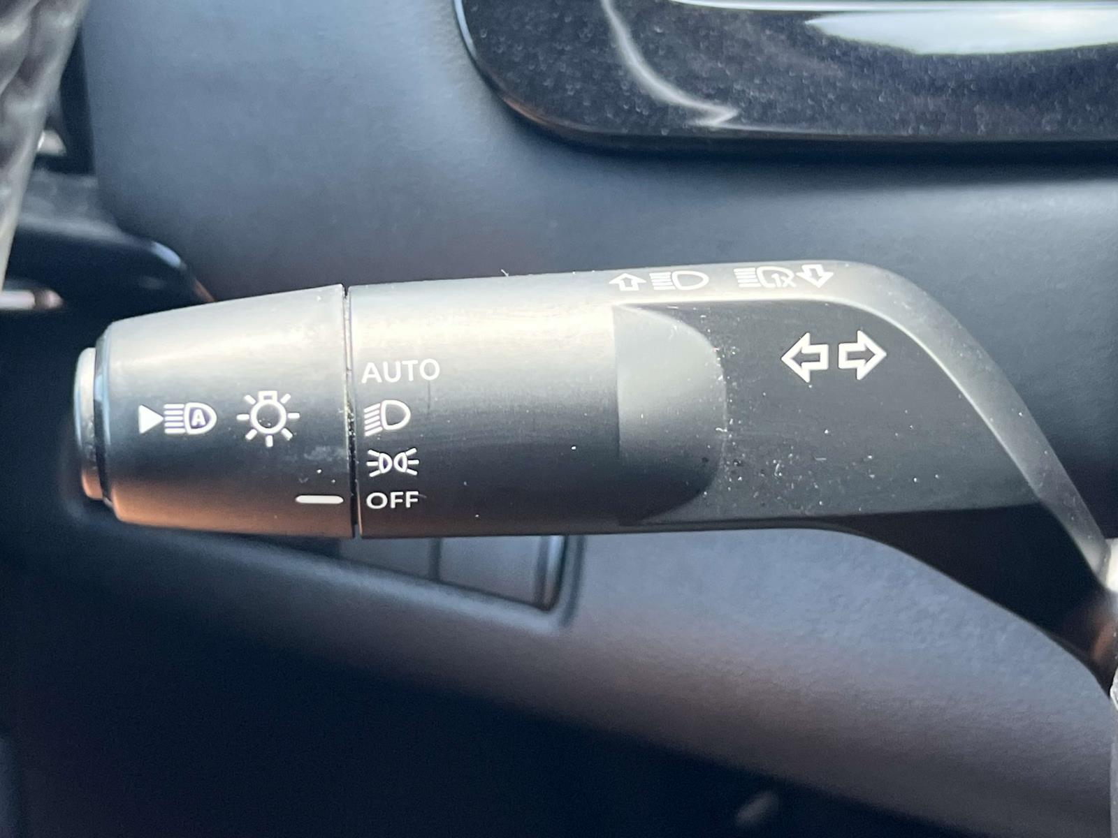 Vehicle image 25 of 36
