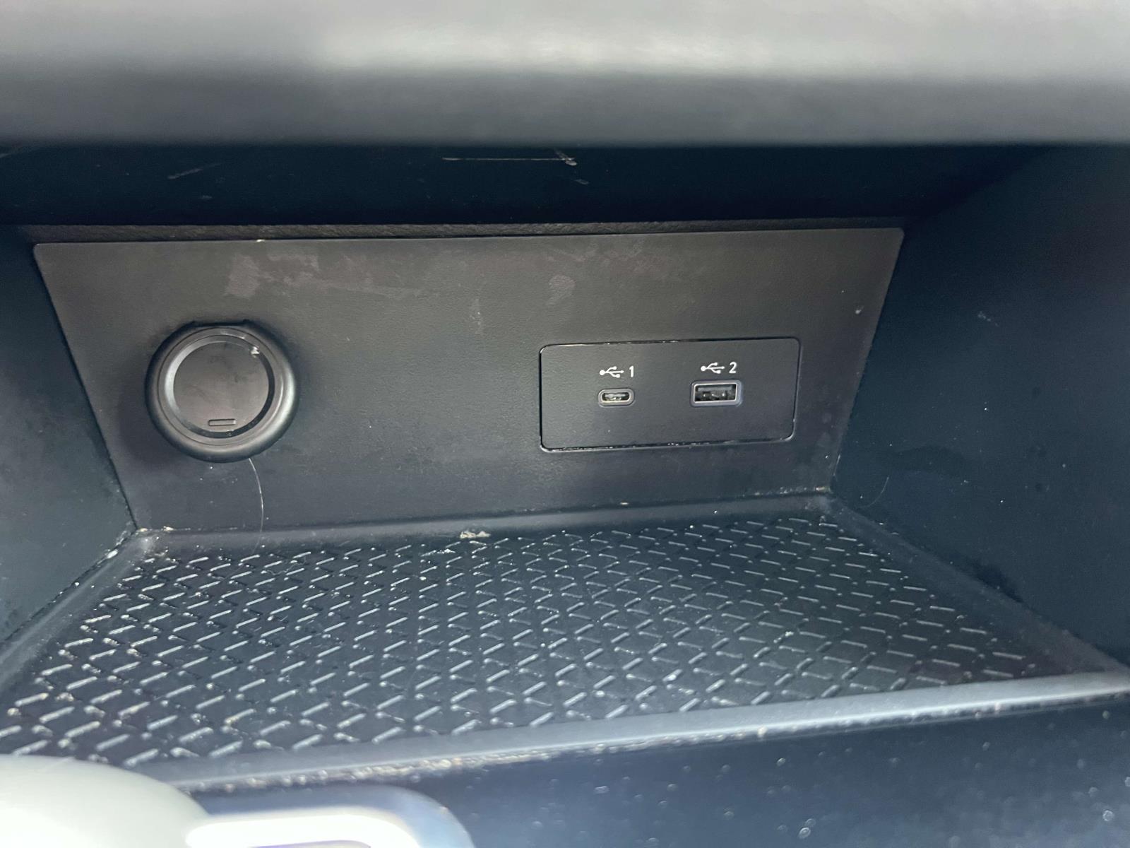 Vehicle image 7 of 36