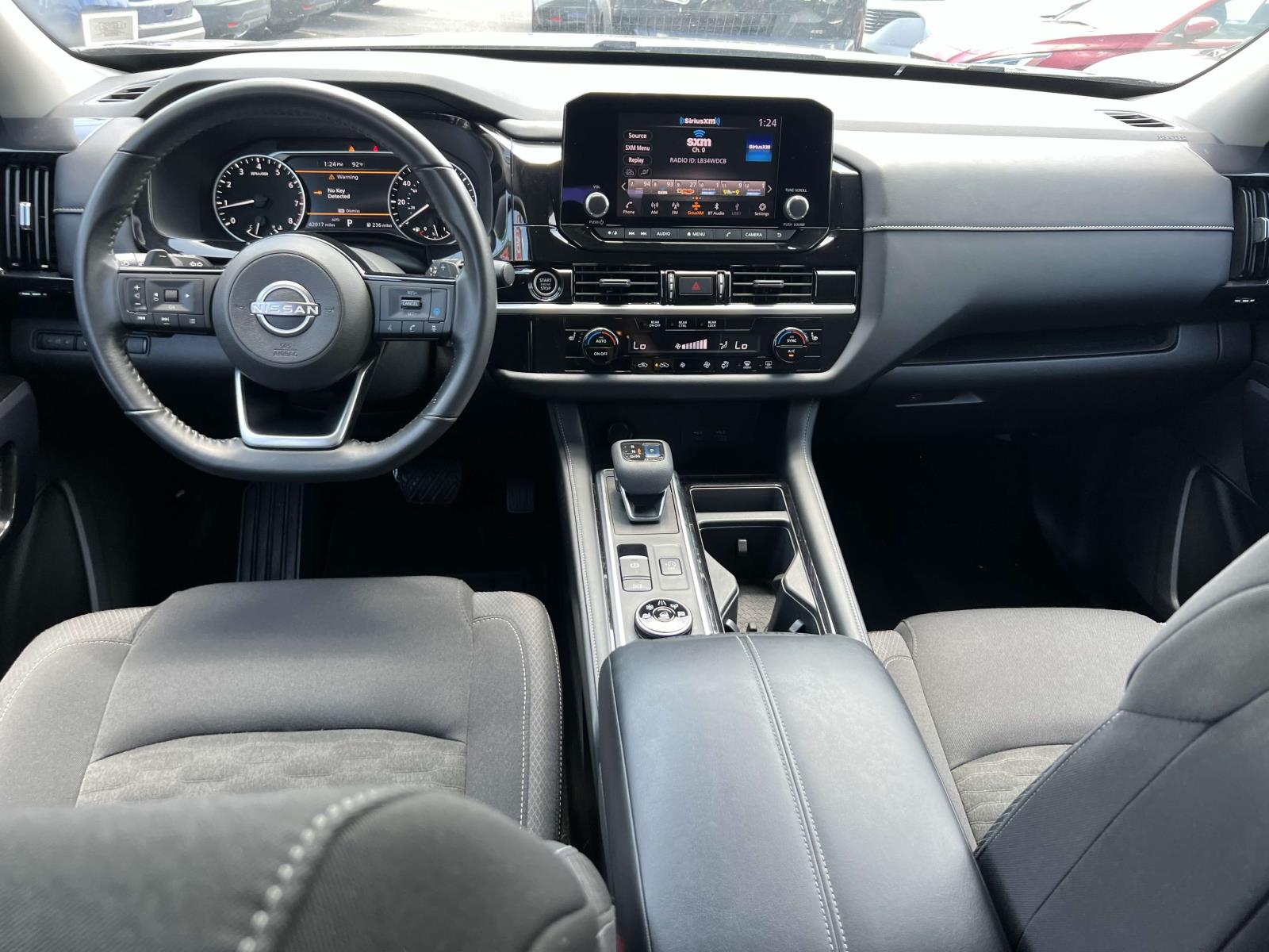 Vehicle image 11 of 36