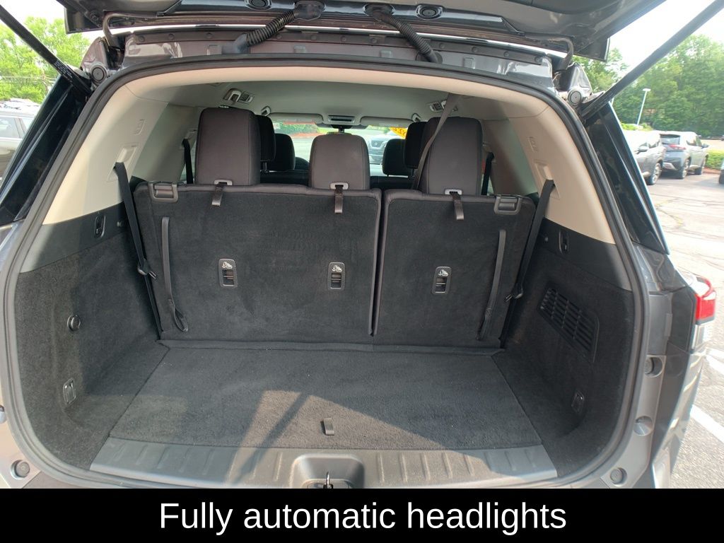 Vehicle image 14 of 36