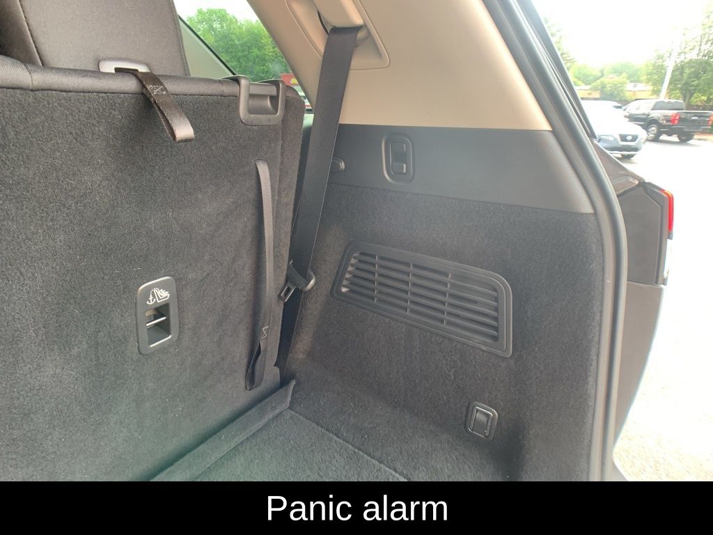 Vehicle image 28 of 36