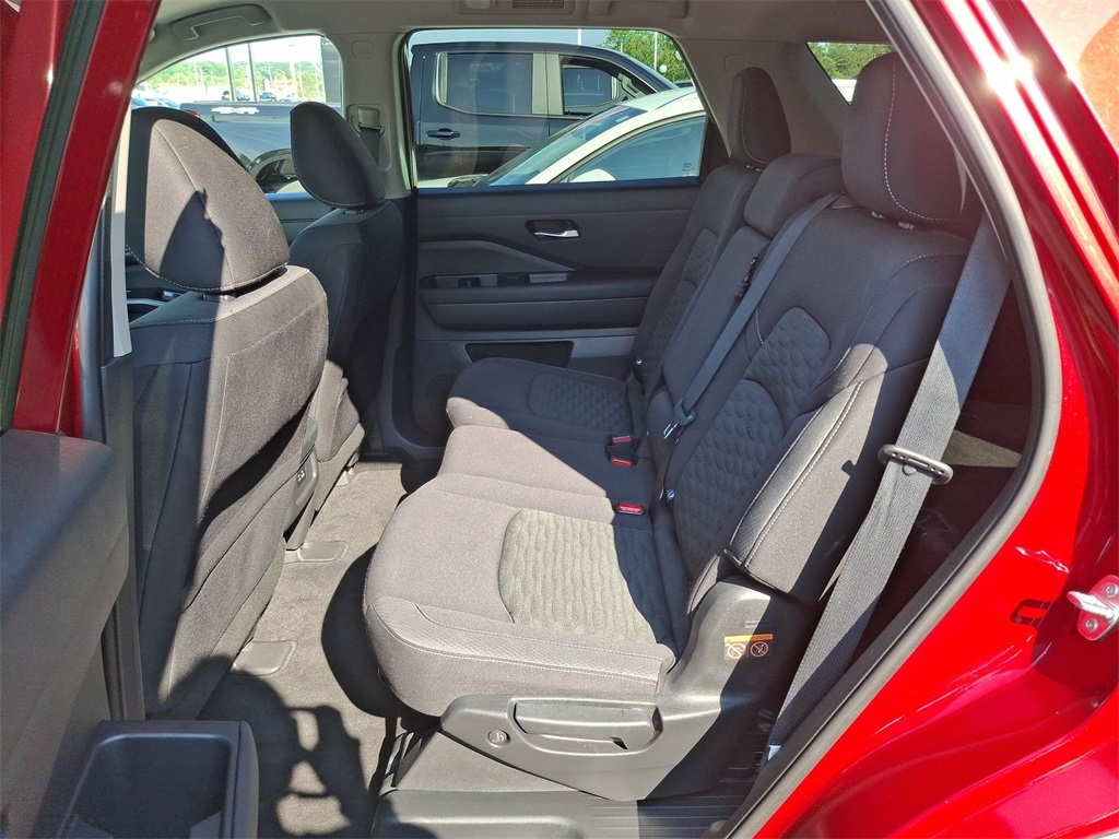 Vehicle image 23 of 24