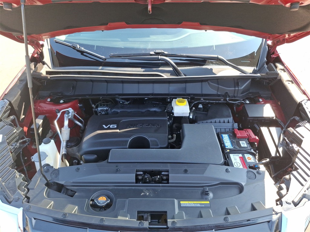 Vehicle image 10 of 24