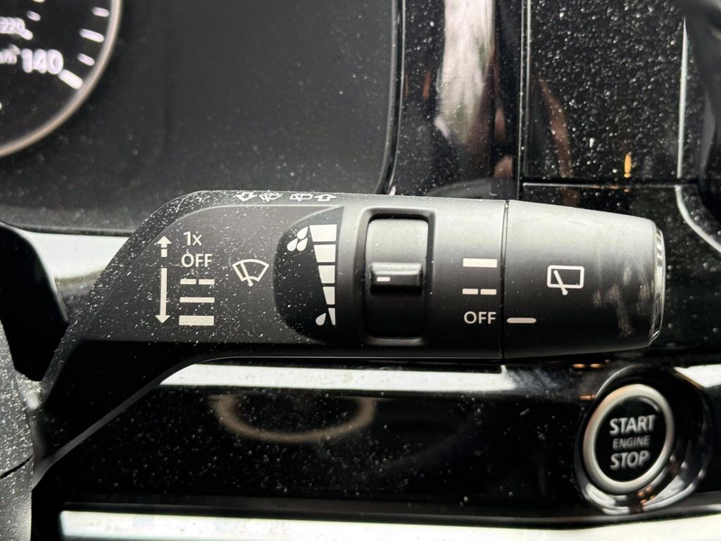 Vehicle image 26 of 42