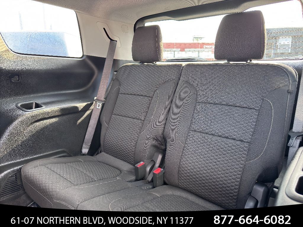 Vehicle image 16 of 40