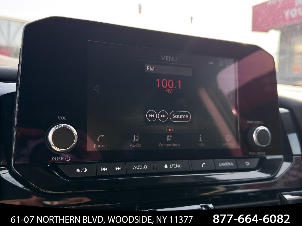 Vehicle image 31 of 40