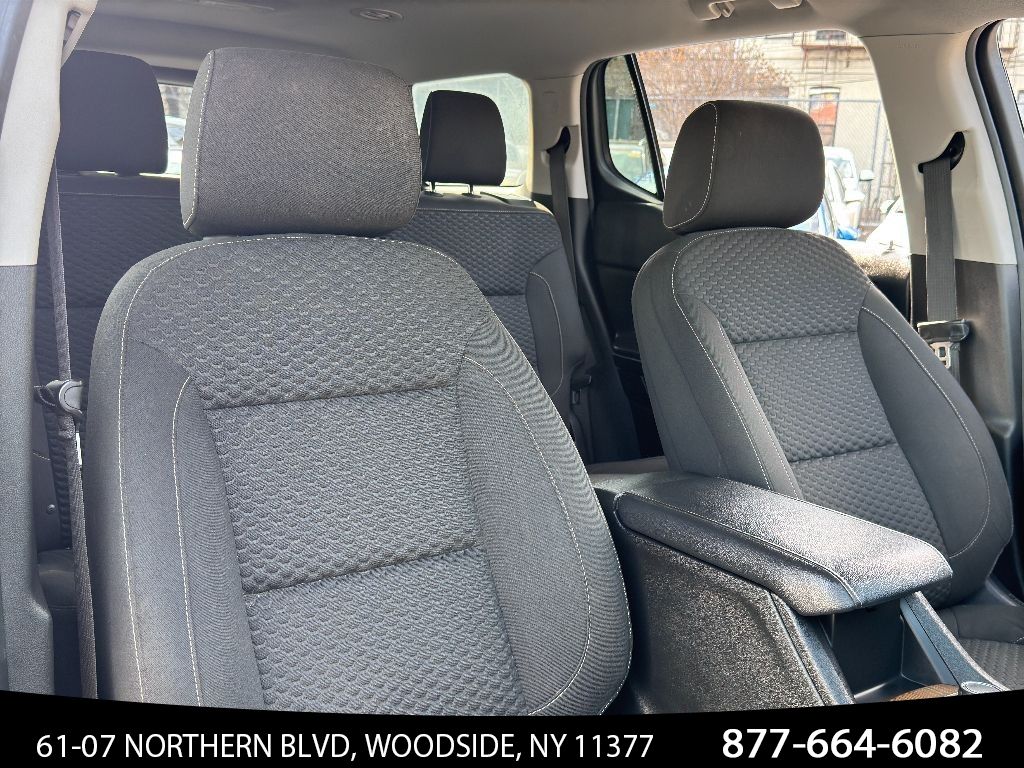 Vehicle image 20 of 40