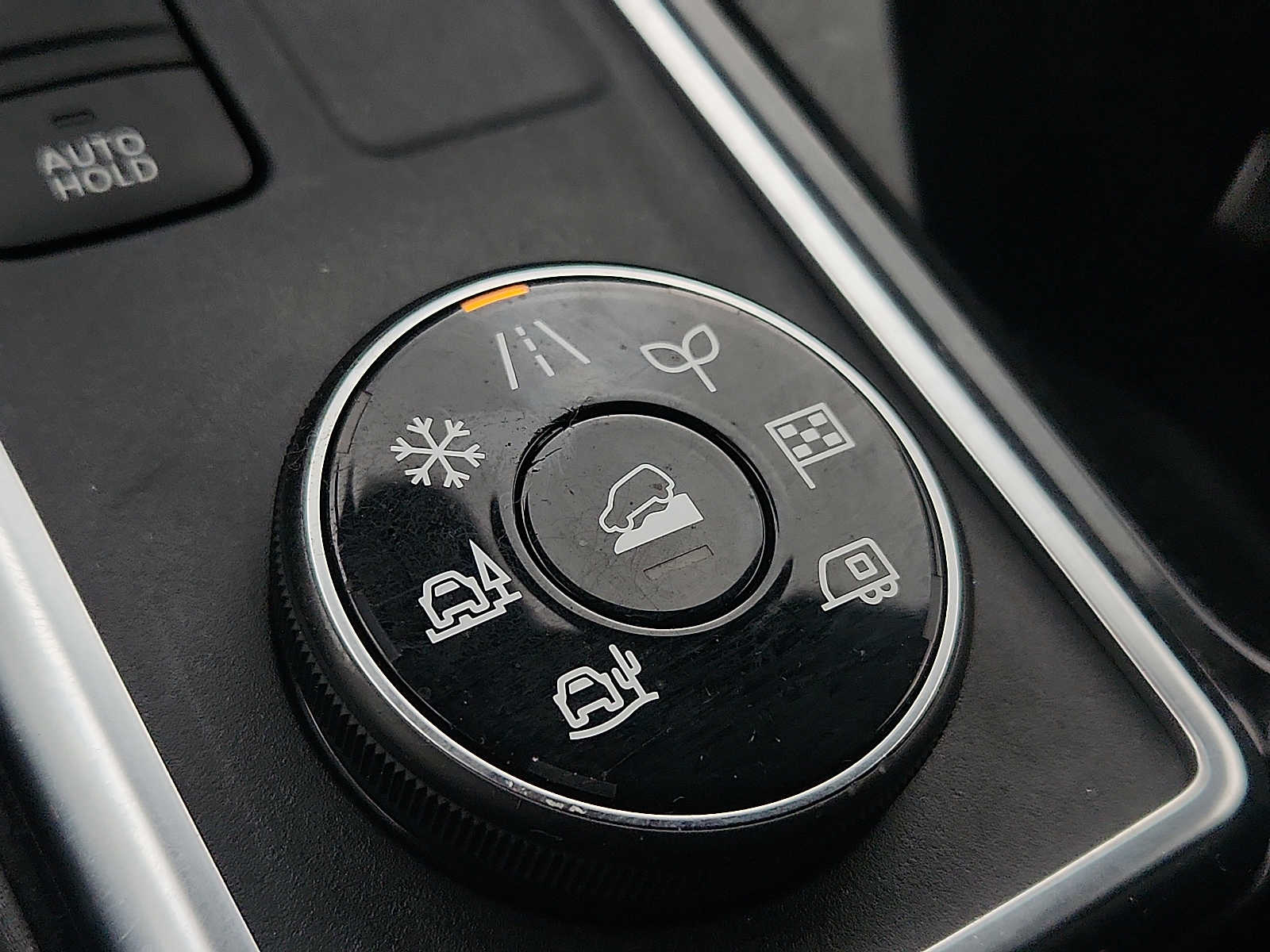 Vehicle image 25 of 30