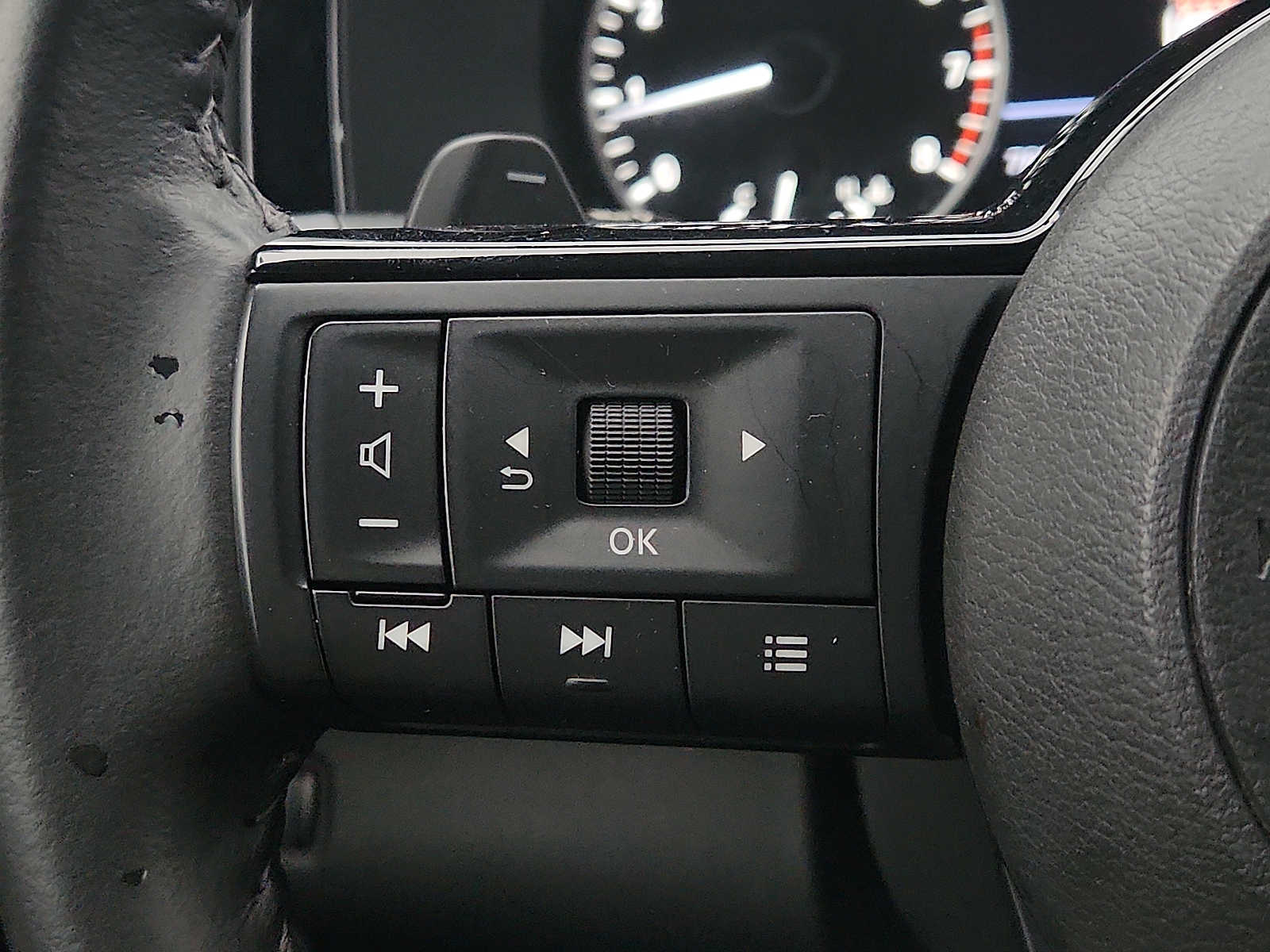 Vehicle image 22 of 30
