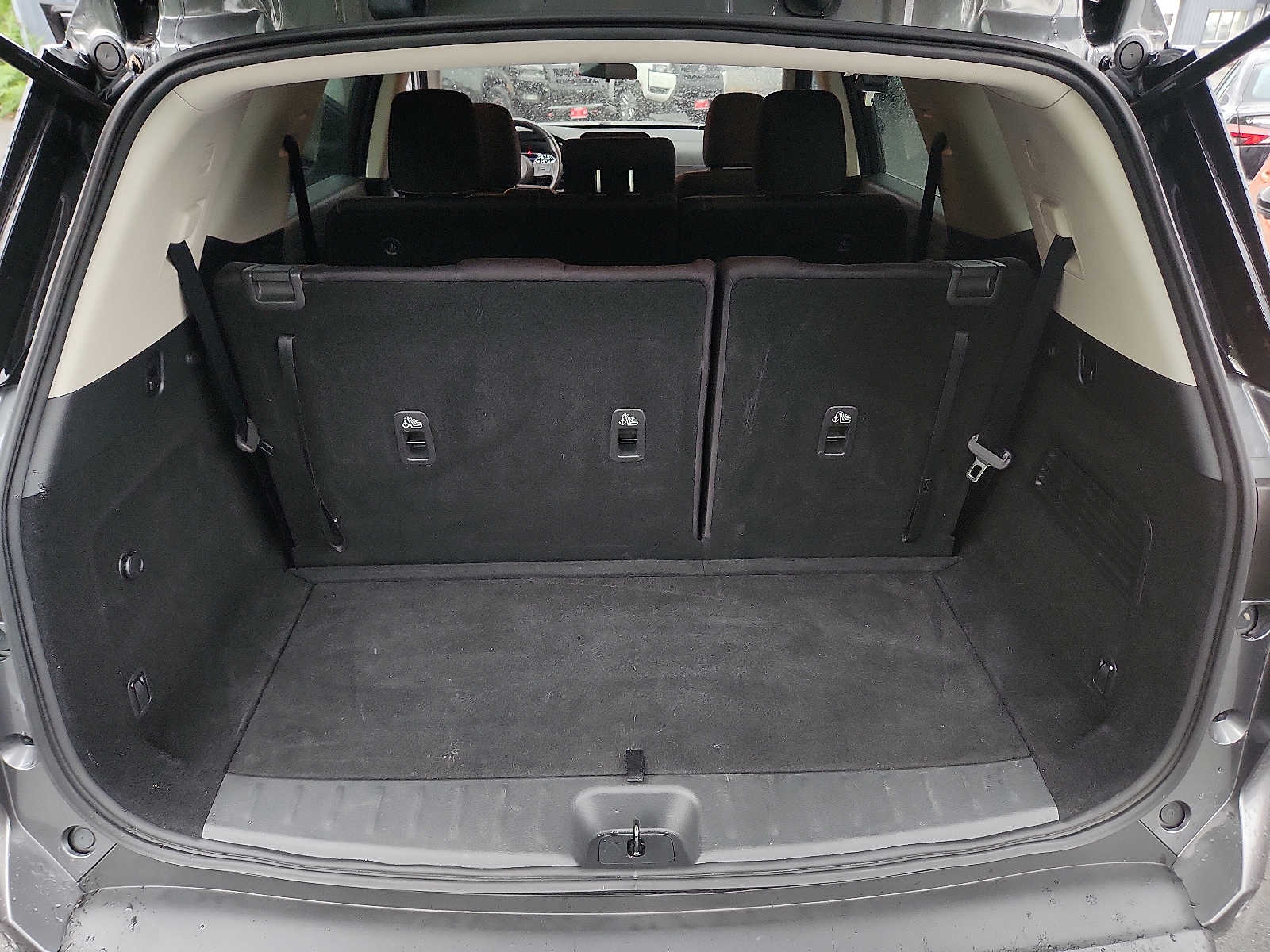 Vehicle image 9 of 30