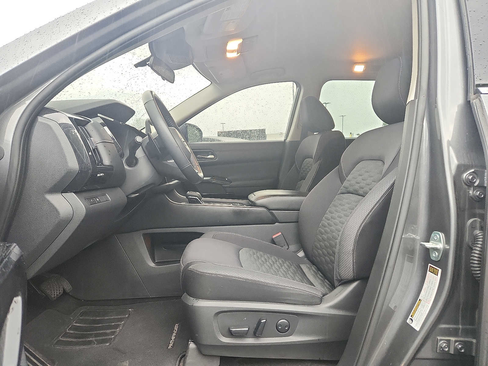 Vehicle image 10 of 30