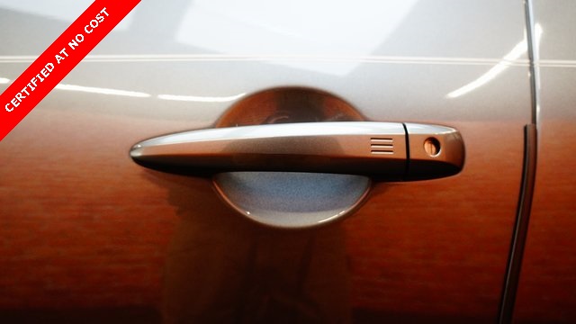 Vehicle image 77 of 93