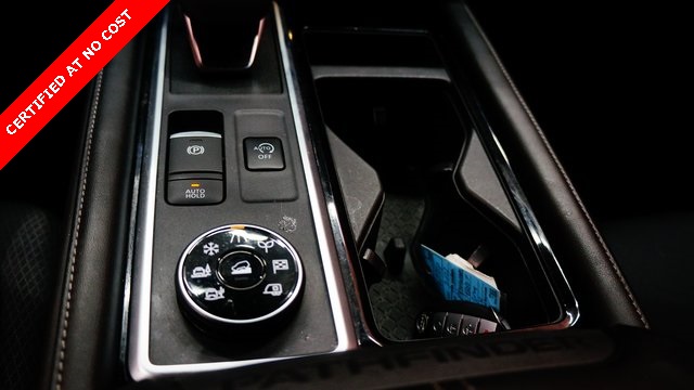 Vehicle image 21 of 93