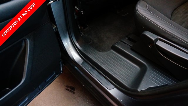 Vehicle image 40 of 93