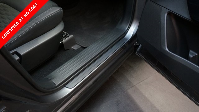 Vehicle image 65 of 93