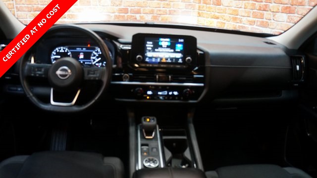 Vehicle image 12 of 93