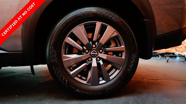Vehicle image 79 of 93