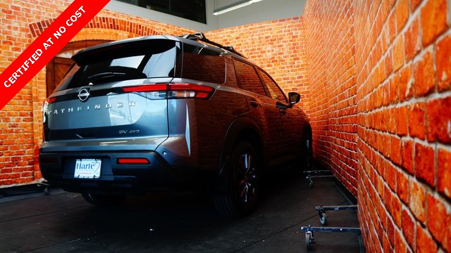 Vehicle image 7 of 93