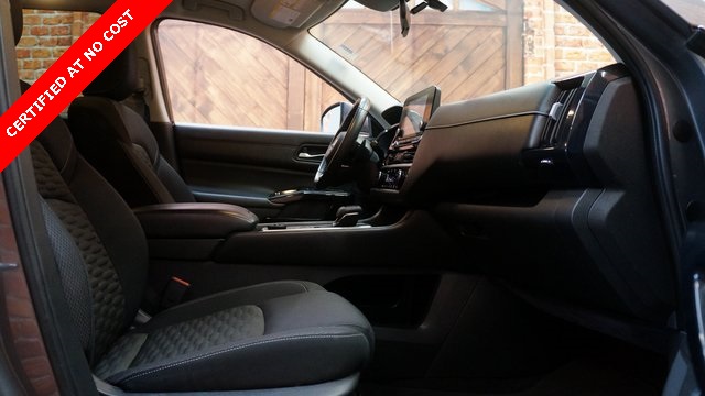 Vehicle image 54 of 93