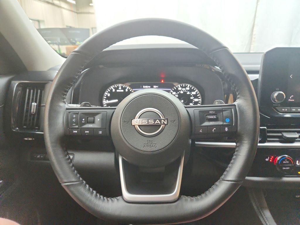 Vehicle image 9 of 22