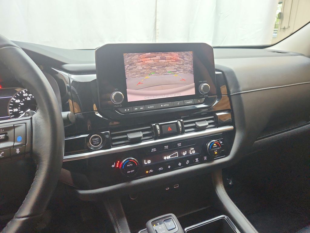 Vehicle image 12 of 22