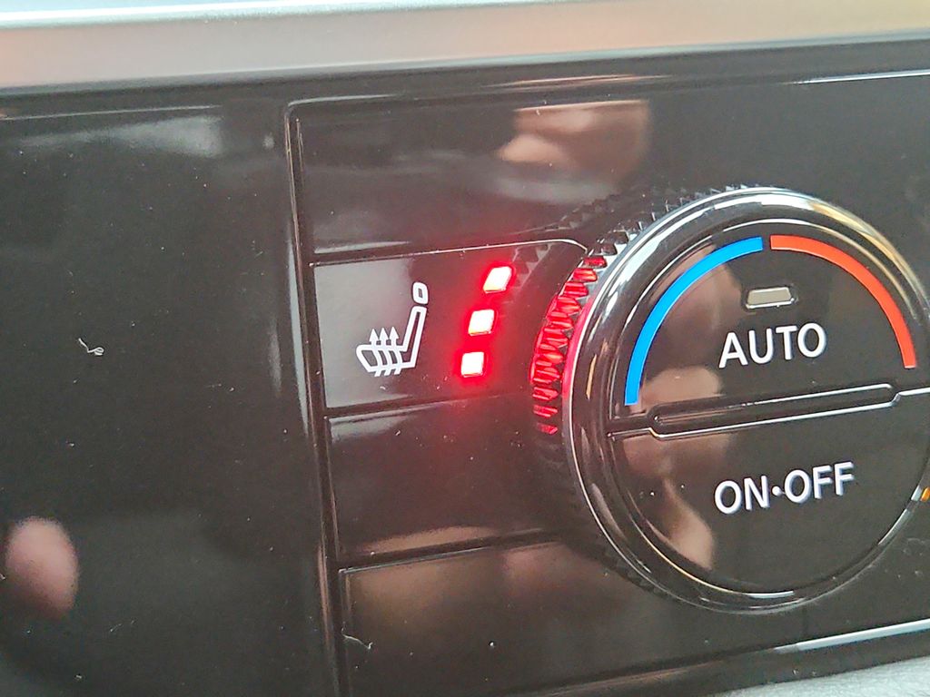 Vehicle image 13 of 22