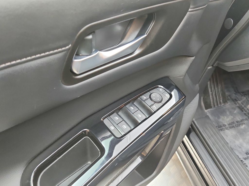 Vehicle image 14 of 22